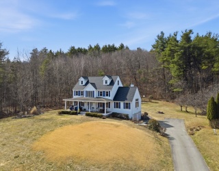 24 Dow Street, Pepperell, Massachusetts, 4 Bedrooms Bedrooms, 10 Rooms Rooms,2.5 BathroomsBathrooms,Residential,For Sale,Dow Street,73492370