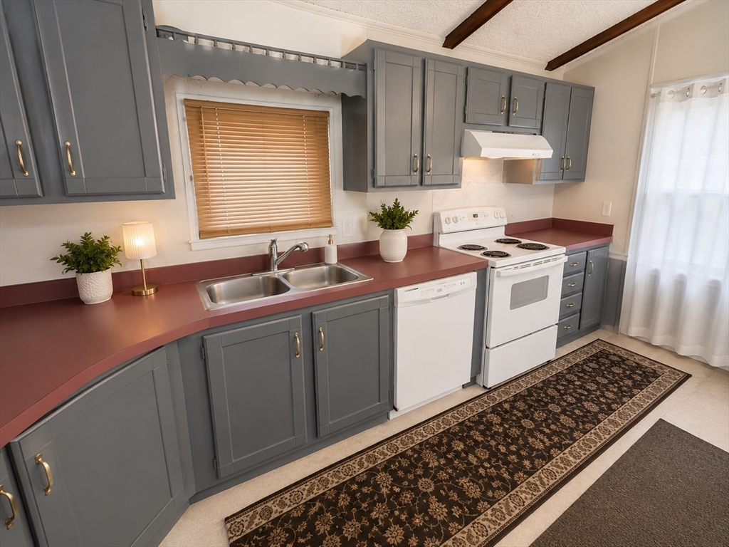 14 Patriot Circle, Plymouth, Massachusetts, 2 Bedrooms Bedrooms, 5 Rooms Rooms,1 BathroomBathrooms,Residential,For Sale,Patriot Circle,73512361