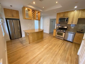 8 White Ave, Brookline, Massachusetts, 3 Bedrooms Bedrooms, 5 Rooms Rooms,1.5 BathroomsBathrooms,Residential Lease,For Rent,White Ave,73512402 8 White Ave, Brookline, Massachusetts, 3 Bedrooms Bedrooms, 5 Rooms Rooms,1.5 BathroomsBathrooms,Residential Lease,For Rent,White Ave,73512402