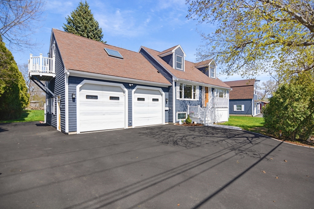 245 Granite St, Rockport, Massachusetts, 4 Bedrooms Bedrooms, 13 Rooms Rooms,3 BathroomsBathrooms,Residential Income,For Sale,Granite St,73512183