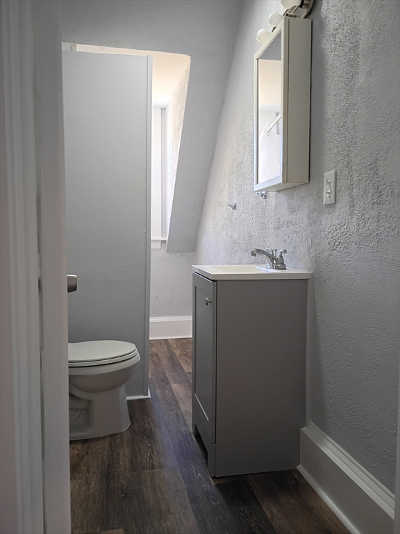 104 Park St, Attleboro, Massachusetts, 3 Bedrooms Bedrooms, 7 Rooms Rooms,1 BathroomBathrooms,Residential Lease,For Rent,Park St,73512418