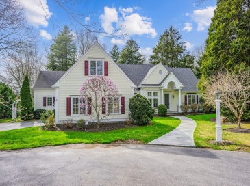 81 Osterville-West Barnstable Rd, Barnstable, Massachusetts, 3 Bedrooms Bedrooms, 8 Rooms Rooms,2.5 BathroomsBathrooms,Residential,For Sale,Osterville-West Barnstable Rd,73512219