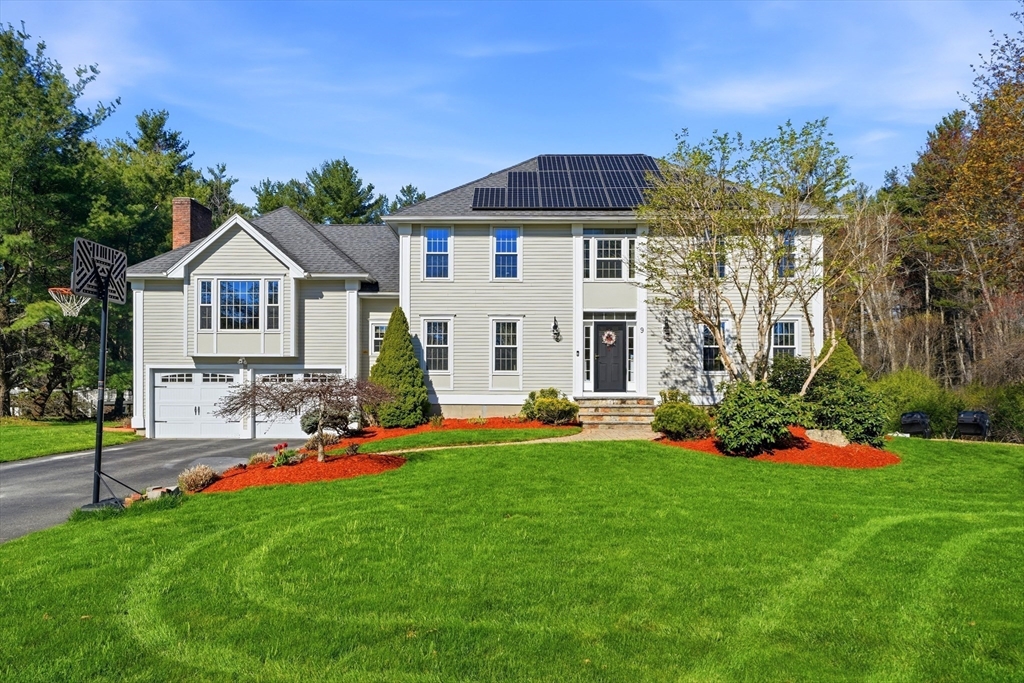 9 Belknap Dr, Andover, Massachusetts, 4 Bedrooms Bedrooms, 8 Rooms Rooms,2.5 BathroomsBathrooms,Residential,For Sale,Belknap Dr,73512451
