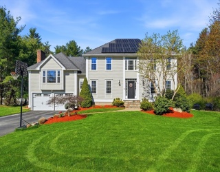 9 Belknap Dr, Andover, Massachusetts, 4 Bedrooms Bedrooms, 8 Rooms Rooms,2.5 BathroomsBathrooms,Residential,For Sale,Belknap Dr,73512451