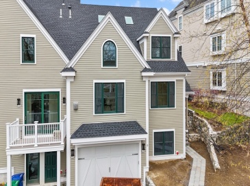 10 Deerpath Lane, Reading, Massachusetts, 3 Bedrooms Bedrooms, 8 Rooms Rooms,4.5 BathroomsBathrooms,Residential,For Sale,Deerpath Lane,73512629