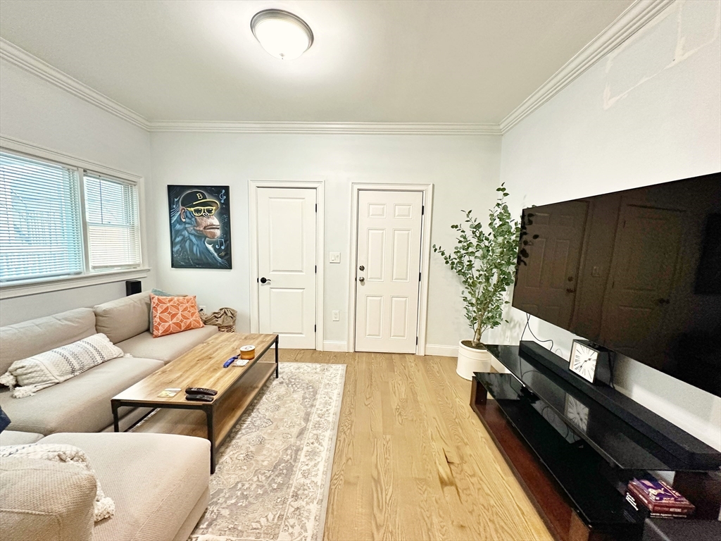 89 Princeton St, Boston, Massachusetts, 2 Bedrooms Bedrooms, 5 Rooms Rooms,1 BathroomBathrooms,Residential Lease,For Rent,Princeton St,73512587