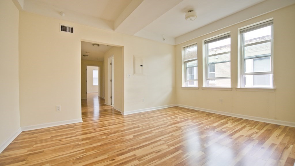 39 Bishop Joe L Smith Way, Boston, Massachusetts, 2 Bedrooms Bedrooms, 4 Rooms Rooms,1 BathroomBathrooms,Residential Lease,For Rent,Bishop Joe L Smith Way,73512601