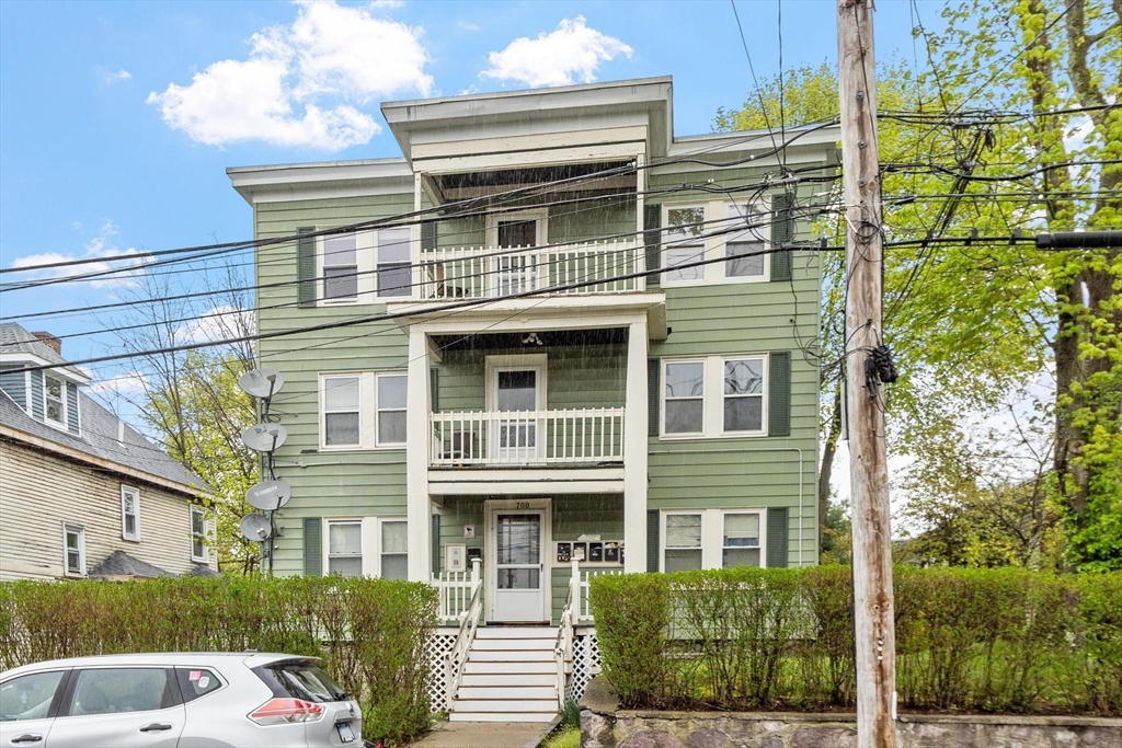 700 Metropolitan Ave, Boston, Massachusetts, 7 Bedrooms Bedrooms, 25 Rooms Rooms,5 BathroomsBathrooms,Residential Income,For Sale,Metropolitan Ave,73512578