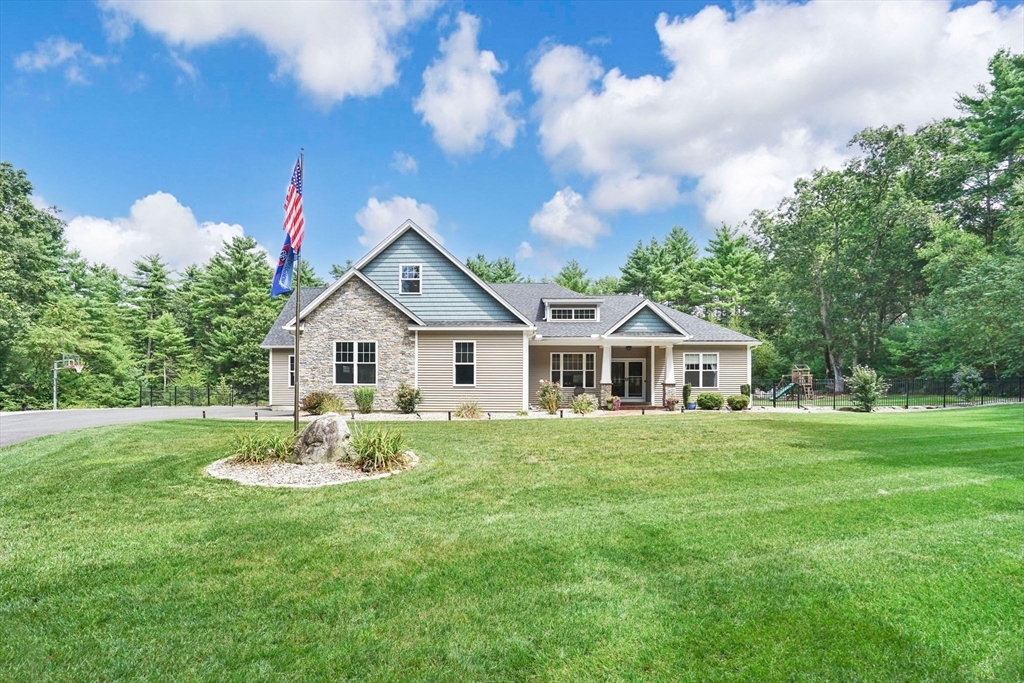 3012 Thorndike St, Palmer, Massachusetts, 4 Bedrooms Bedrooms, 9 Rooms Rooms,4.5 BathroomsBathrooms,Residential,For Sale,Thorndike St,73507627