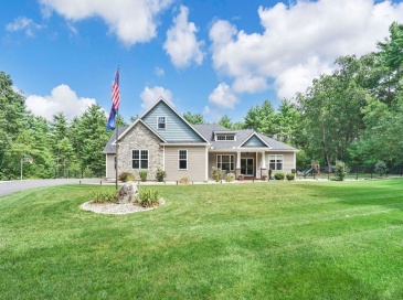 3012 Thorndike St, Palmer, Massachusetts, 4 Bedrooms Bedrooms, 9 Rooms Rooms,4.5 BathroomsBathrooms,Residential,For Sale,Thorndike St,73507627
