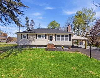 671 Nashua Rd, Dracut, Massachusetts, 3 Bedrooms Bedrooms, 7 Rooms Rooms,2 BathroomsBathrooms,Residential,For Sale,Nashua Rd,73512574