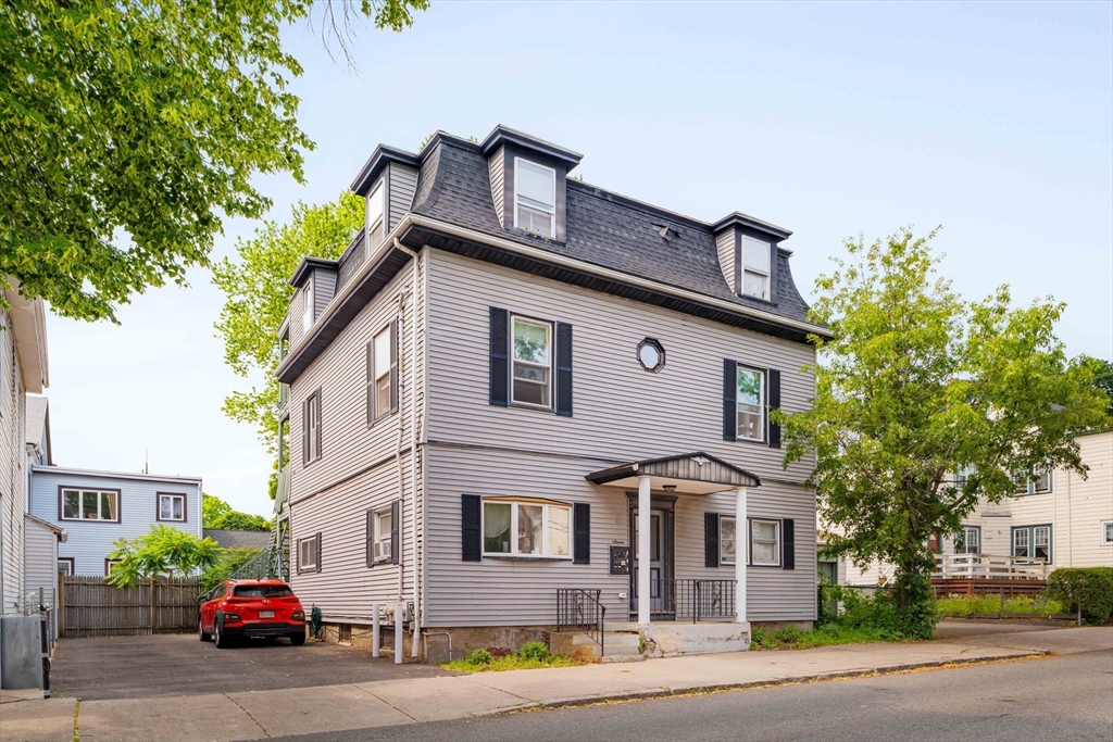 7 Carmel Street, Chelsea, Massachusetts, 7 Bedrooms Bedrooms, 13 Rooms Rooms,3 BathroomsBathrooms,Residential Income,For Sale,Carmel Street,73512707