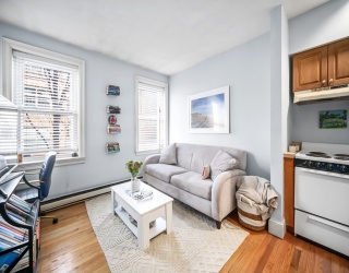 163 W 2nd St., Boston, Massachusetts, 1 Bedroom Bedrooms, 2 Rooms Rooms,1 BathroomBathrooms,Residential Lease,For Rent,W 2nd St.,73512663