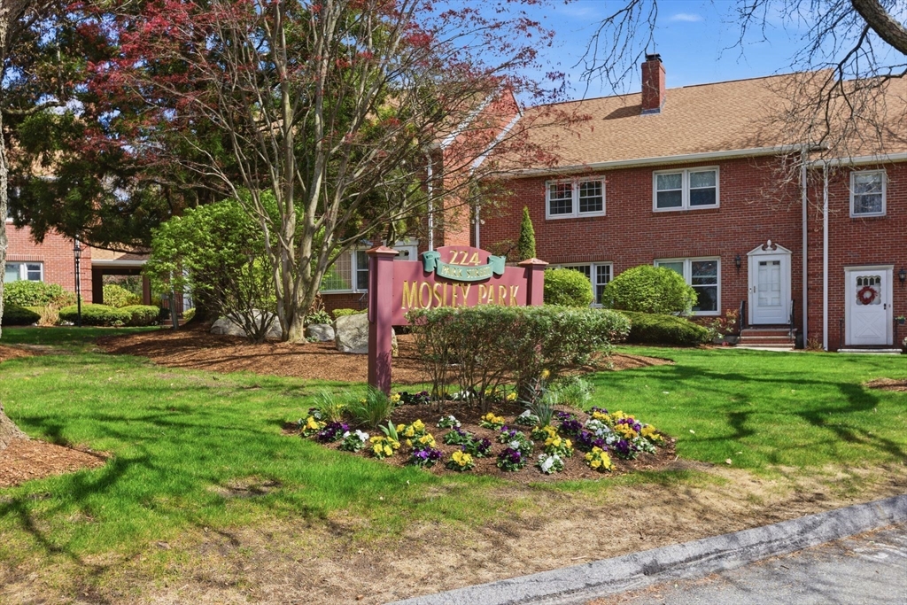 224 Park St, Stoneham, Massachusetts, 3 Bedrooms Bedrooms, 5 Rooms Rooms,2.5 BathroomsBathrooms,Residential,For Sale,Park St,73512340