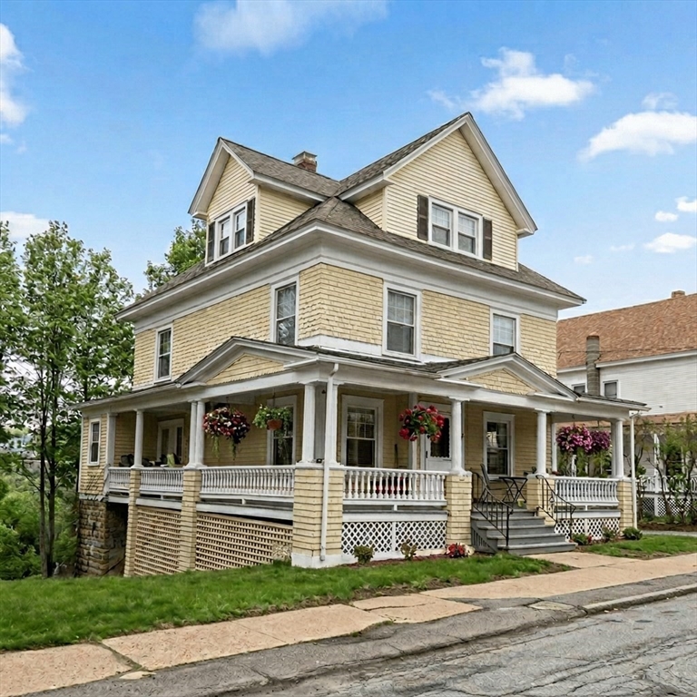 83 Chestnut Street, Gardner, Massachusetts, 5 Bedrooms Bedrooms, 10 Rooms Rooms,1.5 BathroomsBathrooms,Residential,For Sale,Chestnut Street,73512372