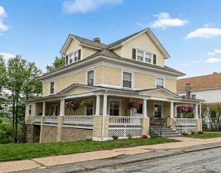 83 Chestnut Street, Gardner, Massachusetts, 5 Bedrooms Bedrooms, 10 Rooms Rooms,1.5 BathroomsBathrooms,Residential,For Sale,Chestnut Street,73512372