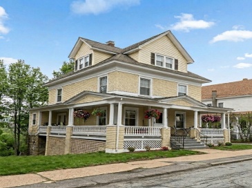 83 Chestnut Street, Gardner, Massachusetts, 5 Bedrooms Bedrooms, 10 Rooms Rooms,1.5 BathroomsBathrooms,Residential,For Sale,Chestnut Street,73512372