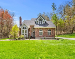 6 Foster Street, Boxford, Massachusetts, 4 Bedrooms Bedrooms, 9 Rooms Rooms,2.5 BathroomsBathrooms,Residential,For Sale,Foster Street,73512453