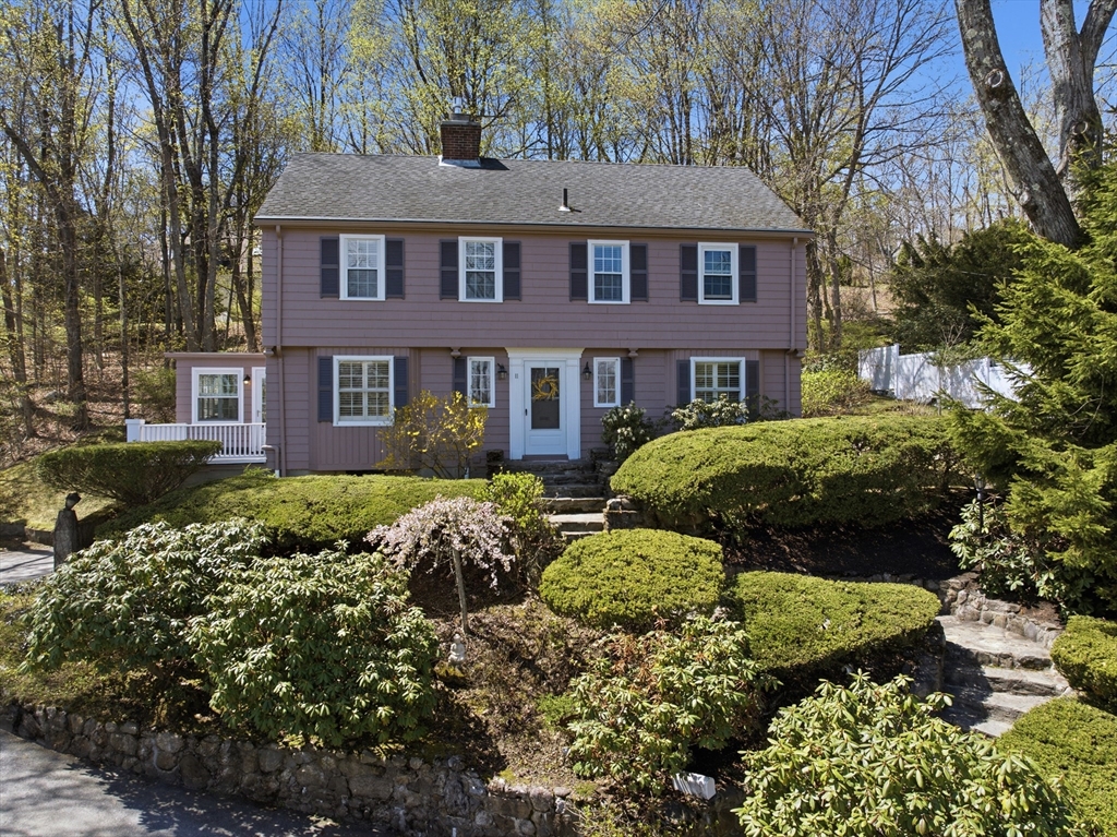 11 Drury Ln, Worcester, Massachusetts, 4 Bedrooms Bedrooms, 9 Rooms Rooms,2.5 BathroomsBathrooms,Residential,For Sale,Drury Ln,73512380