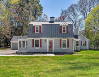 10 Bennett Rd, Wayland, Massachusetts, 4 Bedrooms Bedrooms, 10 Rooms Rooms,2.5 BathroomsBathrooms,Residential,For Sale,Bennett Rd,73512543