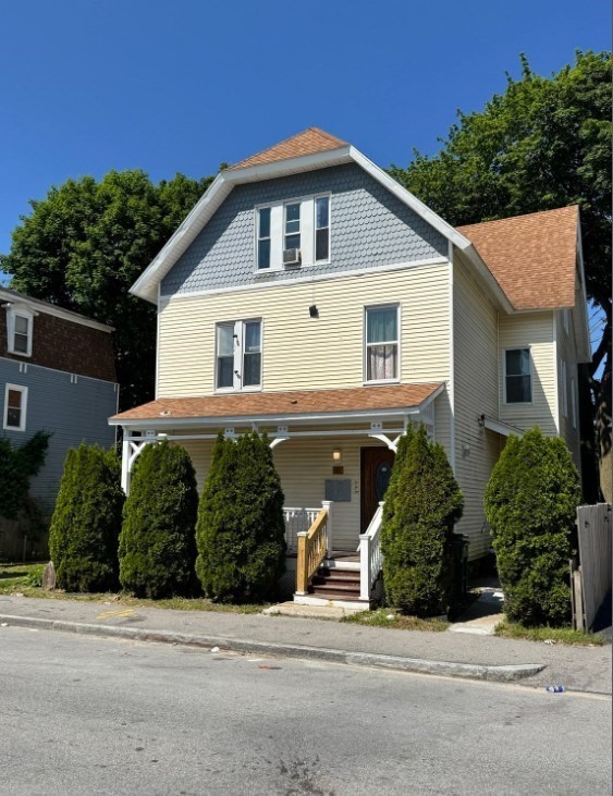 15 Russell St, Worcester, Massachusetts, 9 Bedrooms Bedrooms, 23 Rooms Rooms,4 BathroomsBathrooms,Residential Income,For Sale,Russell St,73512572