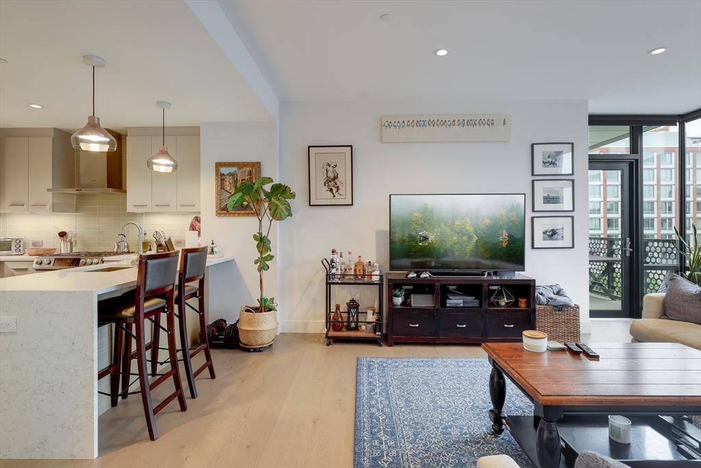 40 Traveler St, Boston, Massachusetts, 1 Bedroom Bedrooms, 3 Rooms Rooms,1.5 BathroomsBathrooms,Residential,For Sale,Traveler St,73512579