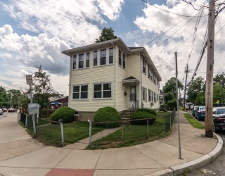207 High Street, Waltham, Massachusetts, 2 Bedrooms Bedrooms, 6 Rooms Rooms,1.5 BathroomsBathrooms,Residential Lease,For Rent,High Street,73512593