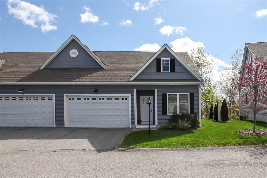 707 Southwood Ln, Clinton, Massachusetts, 3 Bedrooms Bedrooms, 6 Rooms Rooms,2.5 BathroomsBathrooms,Residential,For Sale,Southwood Ln,73512214