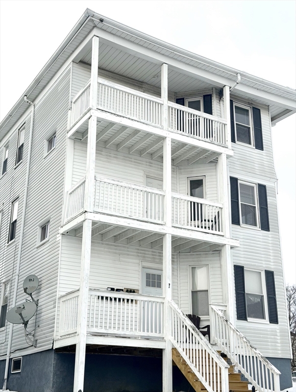 7 Dartmouth, Worcester, Massachusetts, 3 Bedrooms Bedrooms, 6 Rooms Rooms,1 BathroomBathrooms,Residential Lease,For Rent,Dartmouth,73512598