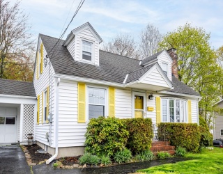 168 Apricot St, Worcester, Massachusetts, 3 Bedrooms Bedrooms, 6 Rooms Rooms,1 BathroomBathrooms,Residential,For Sale,Apricot St,73512515