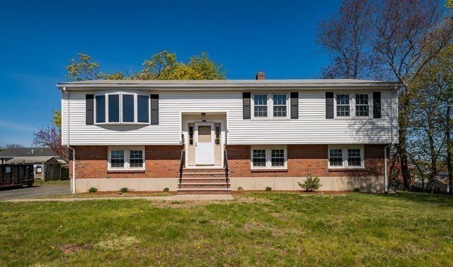 6 Barnes Ave, Salem, Massachusetts, 3 Bedrooms Bedrooms, 7 Rooms Rooms,1.5 BathroomsBathrooms,Residential,For Sale,Barnes Ave,73512501