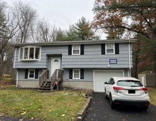 183 Oak Street, Raynham, Massachusetts, 3 Bedrooms Bedrooms, 6 Rooms Rooms,1.5 BathroomsBathrooms,Residential Lease,For Rent,Oak Street,73512648