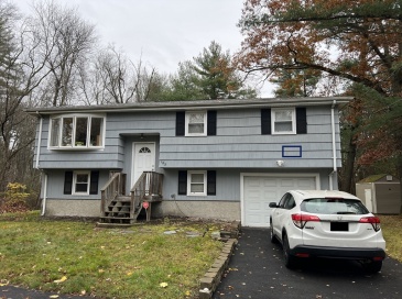 183 Oak Street, Raynham, Massachusetts, 3 Bedrooms Bedrooms, 6 Rooms Rooms,1.5 BathroomsBathrooms,Residential Lease,For Rent,Oak Street,73512648