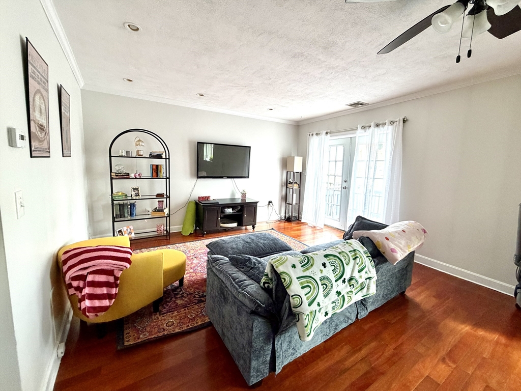 94 Florida Street, Boston, Massachusetts, 2 Bedrooms Bedrooms, 4 Rooms Rooms,1 BathroomBathrooms,Residential Lease,For Rent,Florida Street,73512734