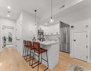 80 Baxter St, Boston, Massachusetts, 1 Bedroom Bedrooms, 3 Rooms Rooms,1 BathroomBathrooms,Residential Lease,For Rent,Baxter St,73512789