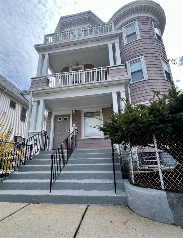 40 Barry Street, Boston, Massachusetts, 13 Bedrooms Bedrooms, 20 Rooms Rooms,4 BathroomsBathrooms,Residential Income,For Sale,Barry Street,73512793