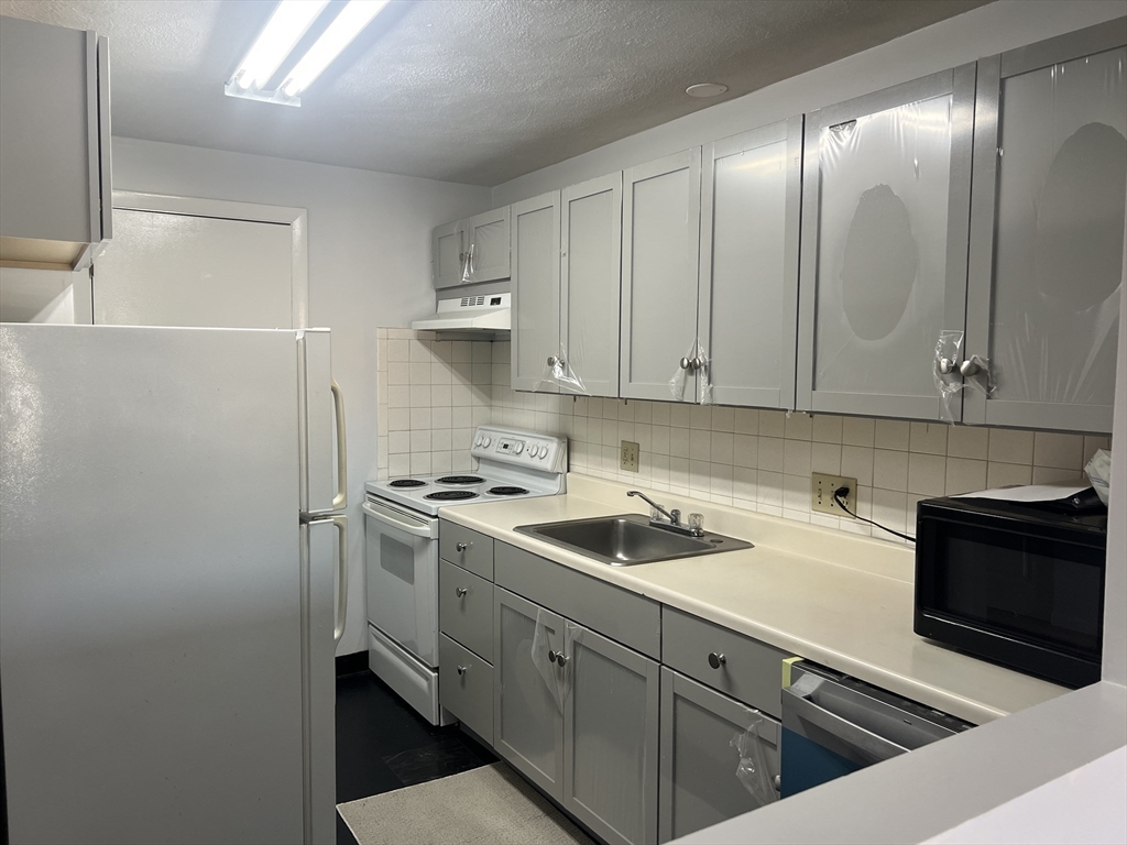 100 Governors Park, Winthrop, Massachusetts, 2 Bedrooms Bedrooms, 4 Rooms Rooms,1 BathroomBathrooms,Residential Lease,For Rent,Governors Park,73512800