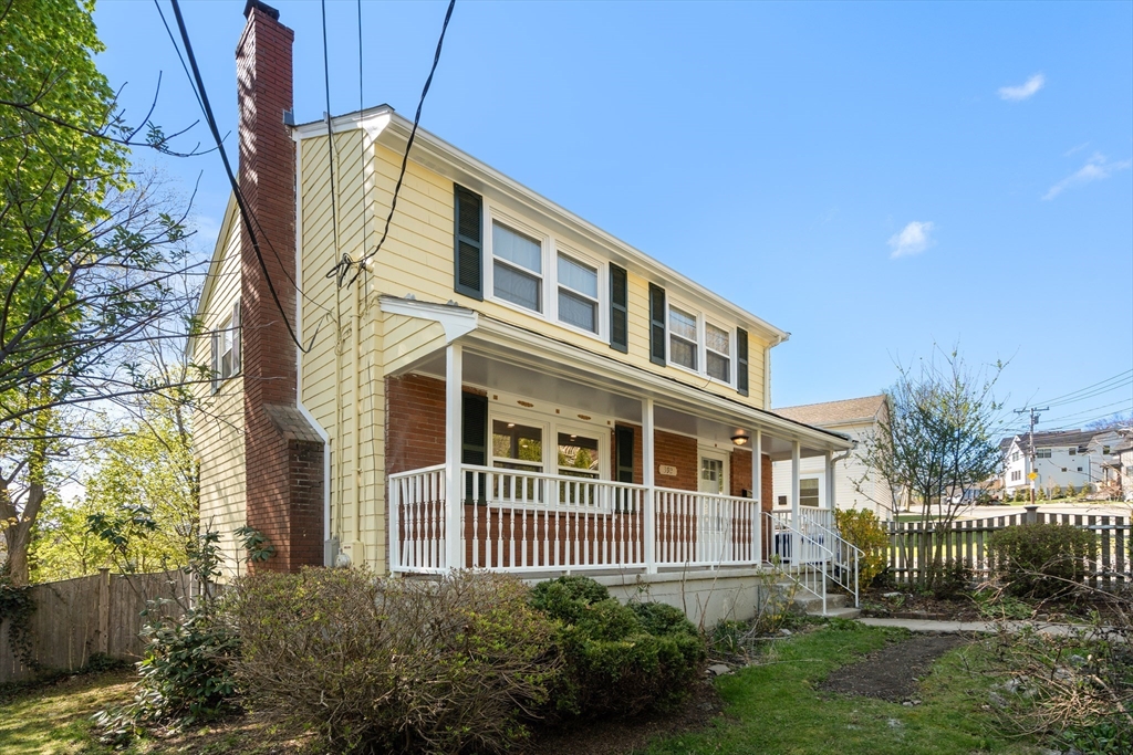 392 Poplar St, Boston, Massachusetts, 4 Bedrooms Bedrooms, 7 Rooms Rooms,2.5 BathroomsBathrooms,Residential,For Sale,Poplar St,73512807