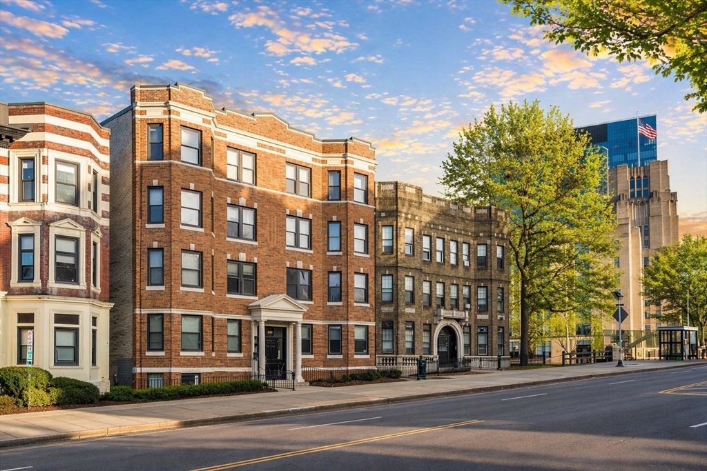 451 Park Dr, Boston, Massachusetts, 2 Bedrooms Bedrooms, 4 Rooms Rooms,1 BathroomBathrooms,Residential,For Sale,Park Dr,73512816