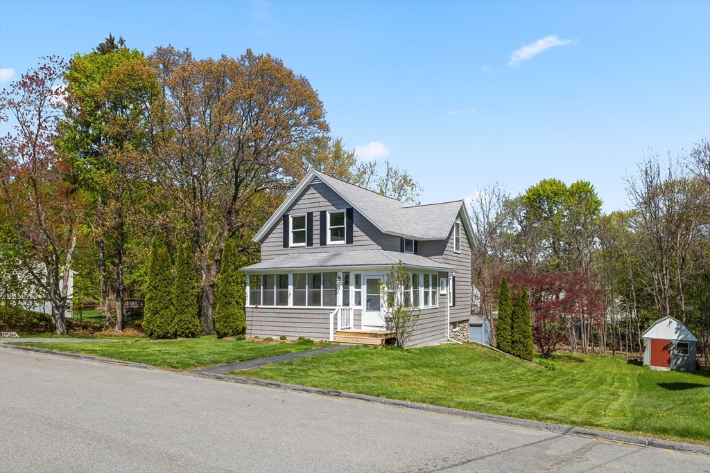 14 Park St, Auburn, Massachusetts, 4 Bedrooms Bedrooms, 6 Rooms Rooms,1 BathroomBathrooms,Residential,For Sale,Park St,73512817