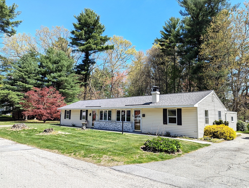 22 Newton Ave, Tewksbury, Massachusetts, 5 Bedrooms Bedrooms, 10 Rooms Rooms,2 BathroomsBathrooms,Residential,For Sale,Newton Ave,73486268