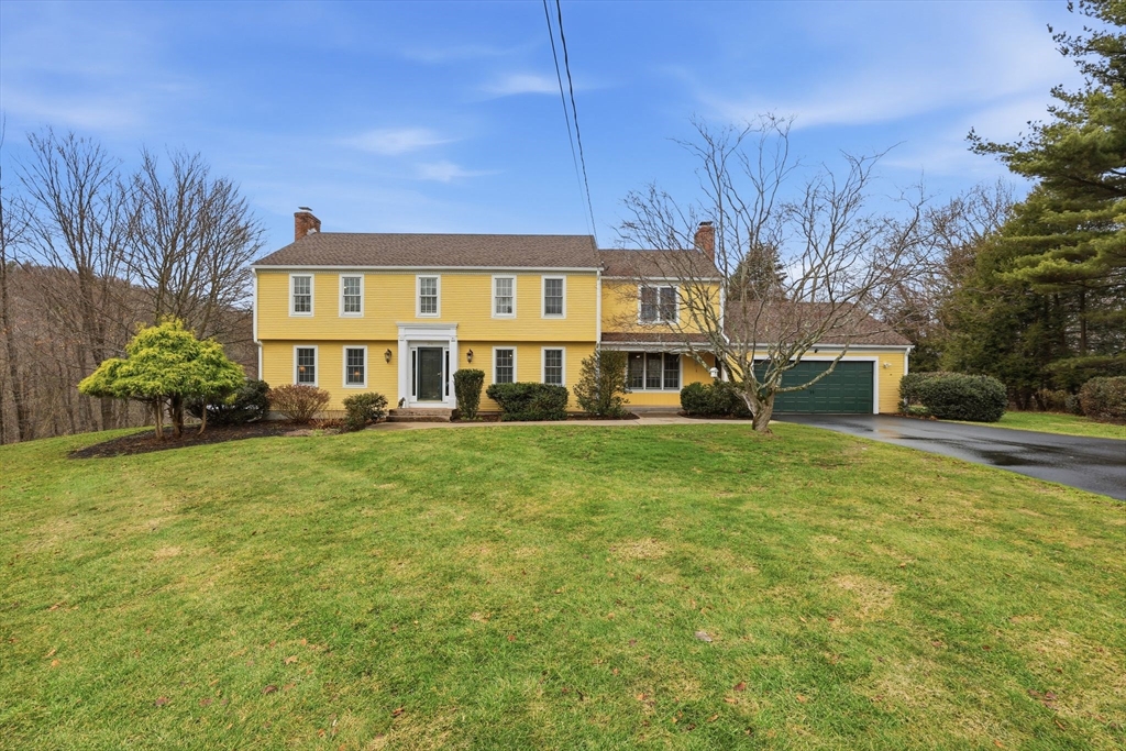 24 Olmsted Manor Dr, Somers, Connecticut, 4 Bedrooms Bedrooms, 8 Rooms Rooms,2.5 BathroomsBathrooms,Residential,For Sale,Olmsted Manor Dr,73489581