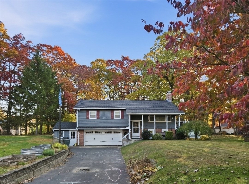 22 Snow Rd, Grafton, Massachusetts, 3 Bedrooms Bedrooms, 10 Rooms Rooms,2 BathroomsBathrooms,Residential,For Sale,Snow Rd,73482060