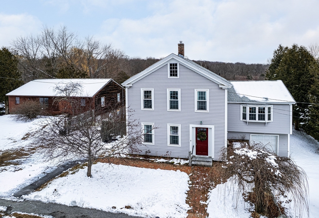 31 South St, Grafton, Massachusetts, 4 Bedrooms Bedrooms, 7 Rooms Rooms,1.5 BathroomsBathrooms,Residential,For Sale,South St,73481125