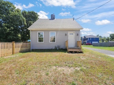 421 Huttleston Ave, Fairhaven, Massachusetts, 3 Bedrooms Bedrooms, 6 Rooms Rooms,1 BathroomBathrooms,Residential,For Sale,Huttleston Ave,73419649