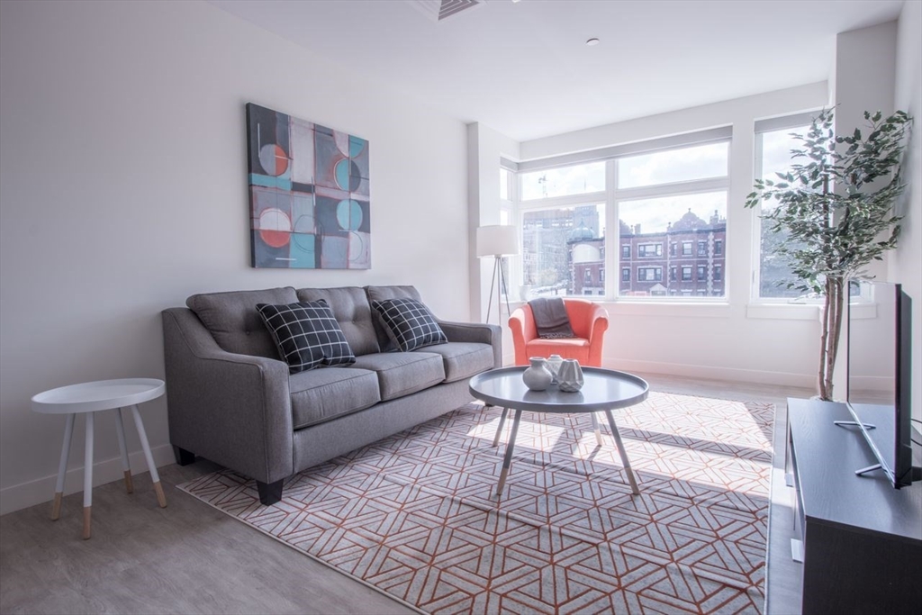 900 Beacon Street, Boston, Massachusetts, 1 Bedroom Bedrooms, 5 Rooms Rooms,1 BathroomBathrooms,Residential Lease,For Rent,Beacon Street,73512838