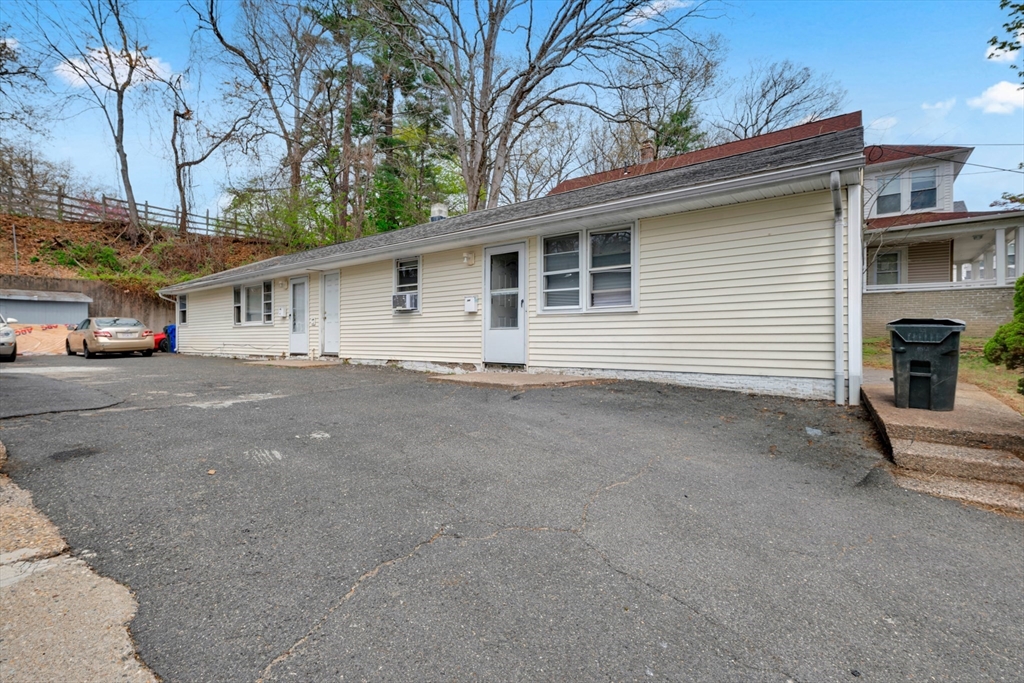 746-748 Alden St, Springfield, Massachusetts, 4 Bedrooms Bedrooms, 8 Rooms Rooms,2 BathroomsBathrooms,Residential Income,For Sale,Alden St,73512836
