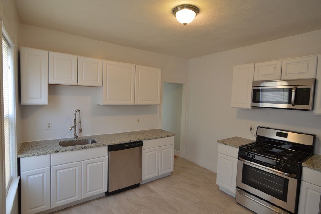 28 Taft Street, Boston, Massachusetts, 3 Bedrooms Bedrooms, 5 Rooms Rooms,1 BathroomBathrooms,Residential Lease,For Rent,Taft Street,73512843