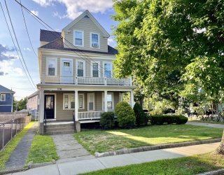 116 Medford St, Arlington, Massachusetts, 3 Bedrooms Bedrooms, 6 Rooms Rooms,1 BathroomBathrooms,Residential Lease,For Rent,Medford St,73512898