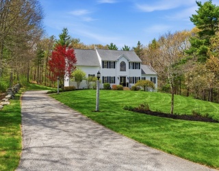 10 Briarwood Circle, Douglas, Massachusetts, 4 Bedrooms Bedrooms, 8 Rooms Rooms,3.5 BathroomsBathrooms,Residential,For Sale,Briarwood Circle,73512918